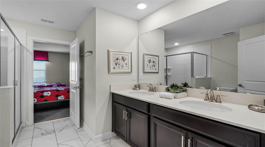 Kissimmee, Florida 34746, 9 Bedrooms Bedrooms, ,5 Bathroomsbathrooms,Residential,For Sale,Target Blvd,Mfro6223640