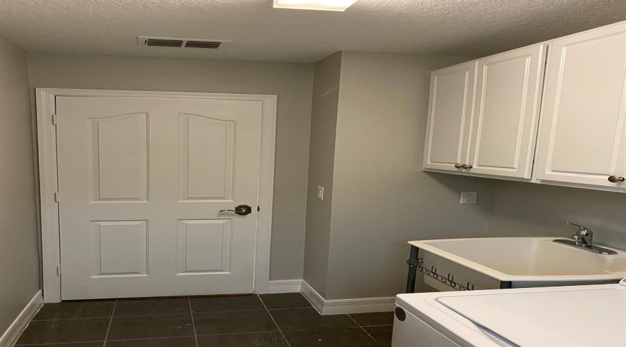 Orlando, Florida 32836, 5 Bedrooms Bedrooms, ,3 Bathroomsbathrooms,Residential,For Sale,Chateaubriand,Mfrs5108829