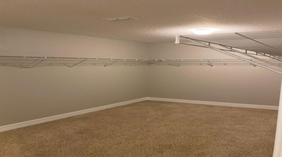 Orlando, Florida 32836, 5 Bedrooms Bedrooms, ,3 Bathroomsbathrooms,Residential,For Sale,Chateaubriand,Mfrs5108829