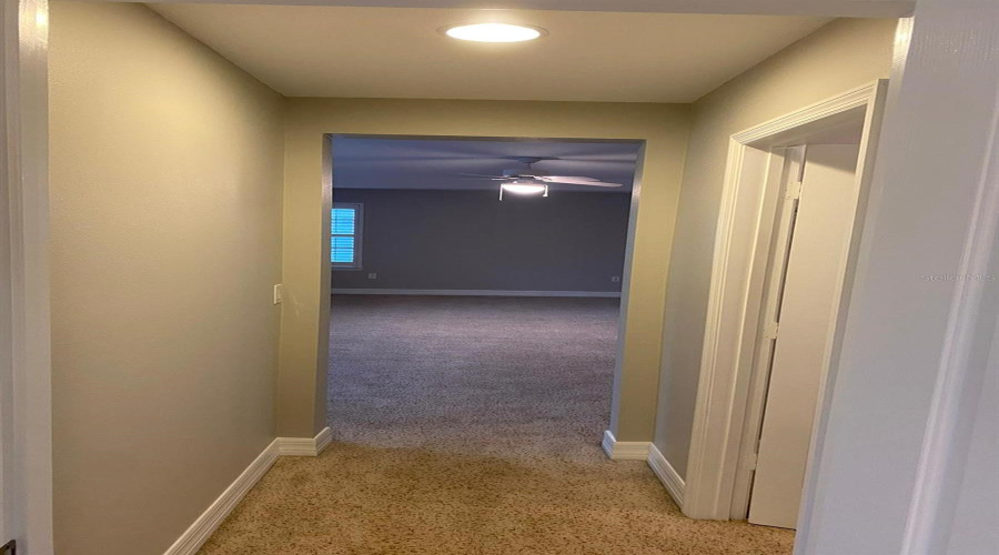 Orlando, Florida 32836, 5 Bedrooms Bedrooms, ,3 Bathroomsbathrooms,Residential,For Sale,Chateaubriand,Mfrs5108829