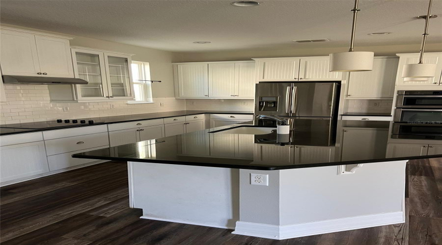 Orlando, Florida 32836, 5 Bedrooms Bedrooms, ,3 Bathroomsbathrooms,Residential,For Sale,Chateaubriand,Mfrs5108829