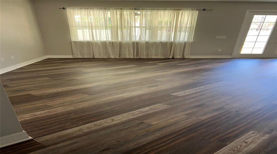 Orlando, Florida 32836, 5 Bedrooms Bedrooms, ,3 Bathroomsbathrooms,Residential,For Sale,Chateaubriand,Mfrs5108829