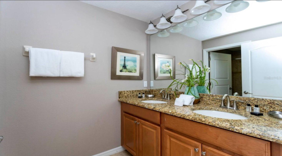 Kissimmee, Florida 34747, 4 Bedrooms Bedrooms, ,3 Bathroomsbathrooms,Residential,For Sale,Bismarck Palm,Mfro6224495