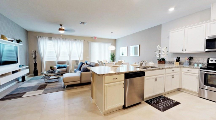 Kissimmee, Florida 34746, 4 Bedrooms Bedrooms, ,3 Bathroomsbathrooms,Residential,For Sale,Adelaide,Mfrs5108842