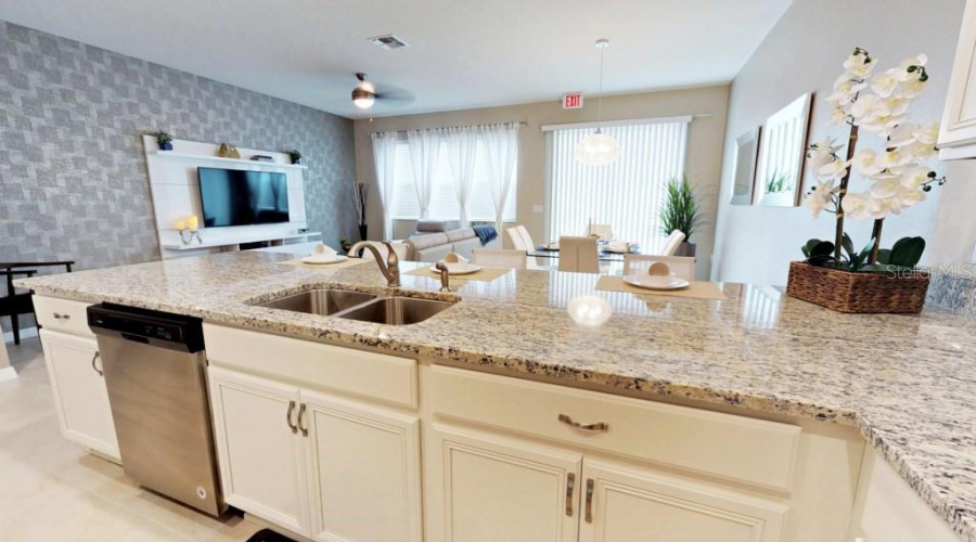 Kissimmee, Florida 34746, 4 Bedrooms Bedrooms, ,3 Bathroomsbathrooms,Residential,For Sale,Adelaide,Mfrs5108842