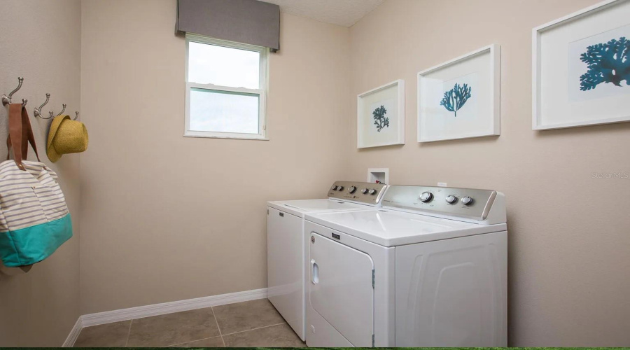 Davenport, Florida 33897, 4 Bedrooms Bedrooms, ,3 Bathroomsbathrooms,Residential,For Sale,Bella Verano,Mfra4617503
