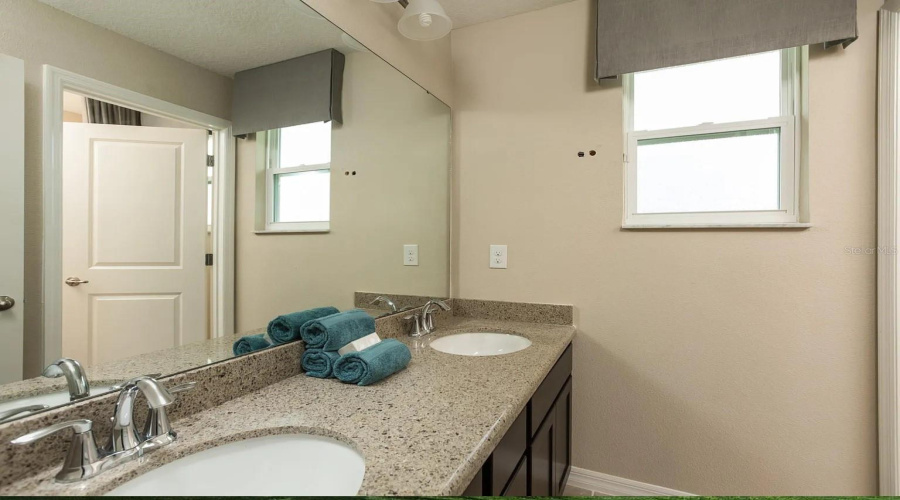 Davenport, Florida 33897, 4 Bedrooms Bedrooms, ,3 Bathroomsbathrooms,Residential,For Sale,Bella Verano,Mfra4617503
