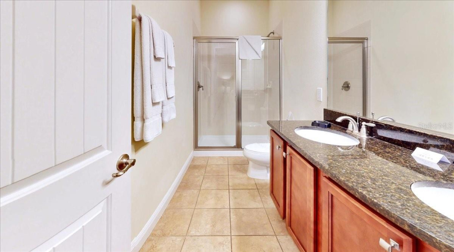 Kissimmee, Florida 34747, 6 Bedrooms Bedrooms, ,5 Bathroomsbathrooms,Residential,For Sale,Lasso,Mfro6224082