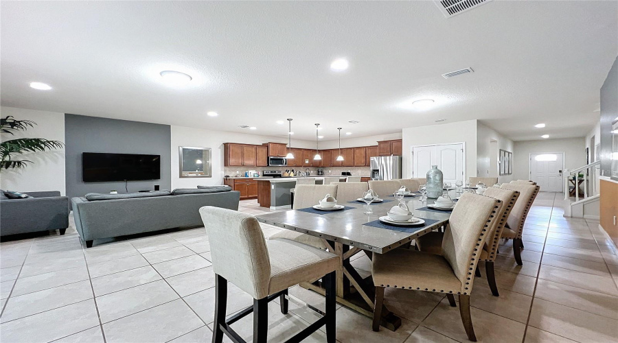 Kissimmee, Florida 34747, 9 Bedrooms Bedrooms, ,6 Bathroomsbathrooms,Residential,For Sale,Bengal Ct,Mfro6225436
