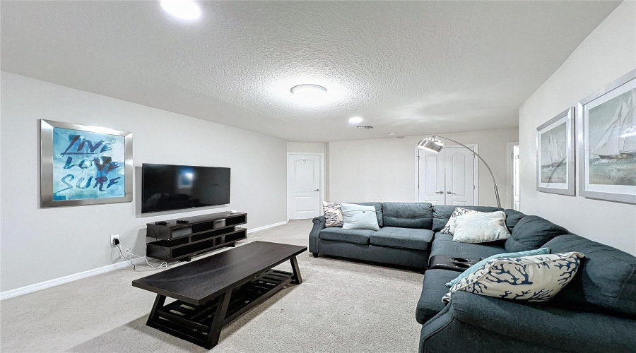 Kissimmee, Florida 34747, 9 Bedrooms Bedrooms, ,6 Bathroomsbathrooms,Residential,For Sale,Bengal Ct,Mfro6225436