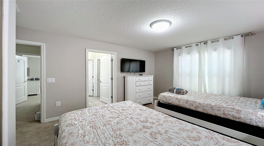 Kissimmee, Florida 34747, 9 Bedrooms Bedrooms, ,6 Bathroomsbathrooms,Residential,For Sale,Bengal Ct,Mfro6225436