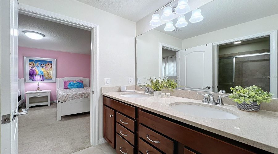 Kissimmee, Florida 34747, 9 Bedrooms Bedrooms, ,6 Bathroomsbathrooms,Residential,For Sale,Bengal Ct,Mfro6225436