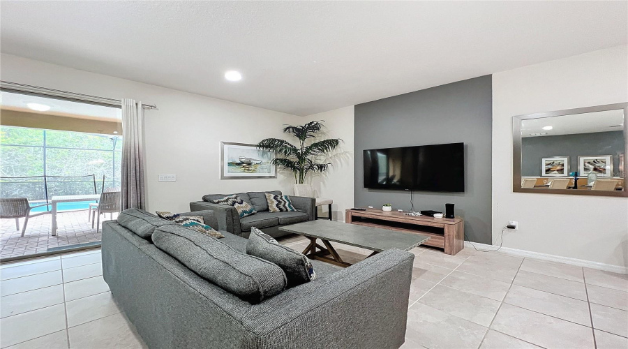 Kissimmee, Florida 34747, 9 Bedrooms Bedrooms, ,6 Bathroomsbathrooms,Residential,For Sale,Bengal Ct,Mfro6225436