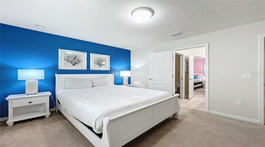 Kissimmee, Florida 34747, 9 Bedrooms Bedrooms, ,6 Bathroomsbathrooms,Residential,For Sale,Bengal Ct,Mfro6225436