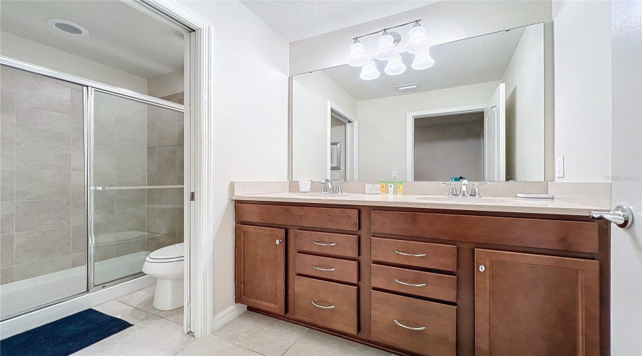 Kissimmee, Florida 34747, 9 Bedrooms Bedrooms, ,6 Bathroomsbathrooms,Residential,For Sale,Bengal Ct,Mfro6225436