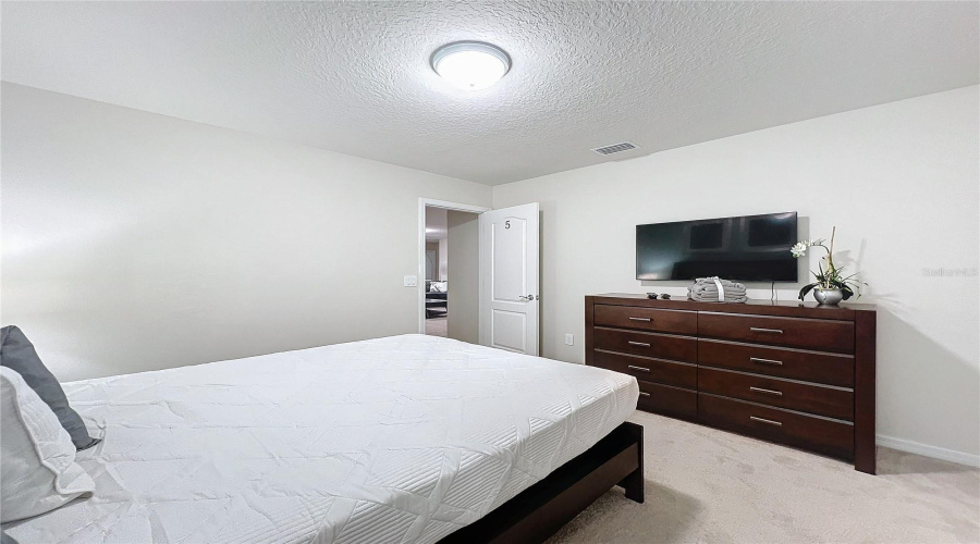 Kissimmee, Florida 34747, 9 Bedrooms Bedrooms, ,6 Bathroomsbathrooms,Residential,For Sale,Bengal Ct,Mfro6225436