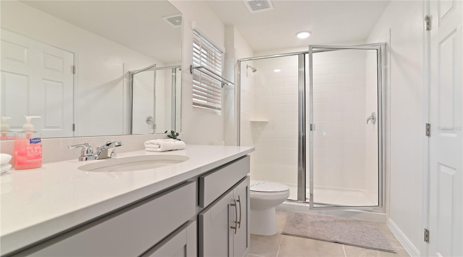 Kissimmee, Florida 34747, 6 Bedrooms Bedrooms, ,4 Bathroomsbathrooms,Residential,For Sale,Fleming Mist,Mfrt3542441