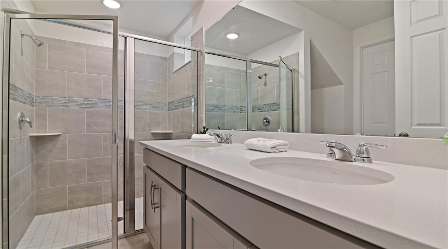 Kissimmee, Florida 34747, 6 Bedrooms Bedrooms, ,4 Bathroomsbathrooms,Residential,For Sale,Fleming Mist,Mfrt3542441