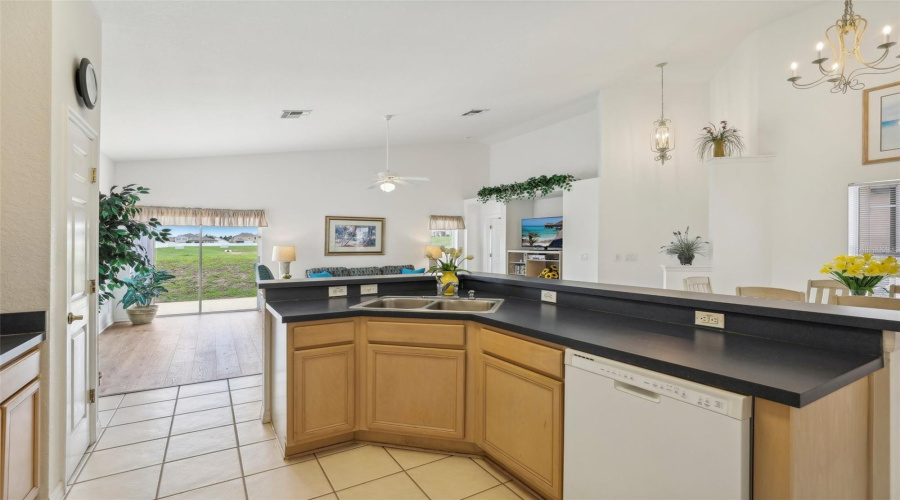 Davenport, Florida 33896, 4 Bedrooms Bedrooms, ,3 Bathroomsbathrooms,Residential,For Sale,Windsor,Mfro6227086