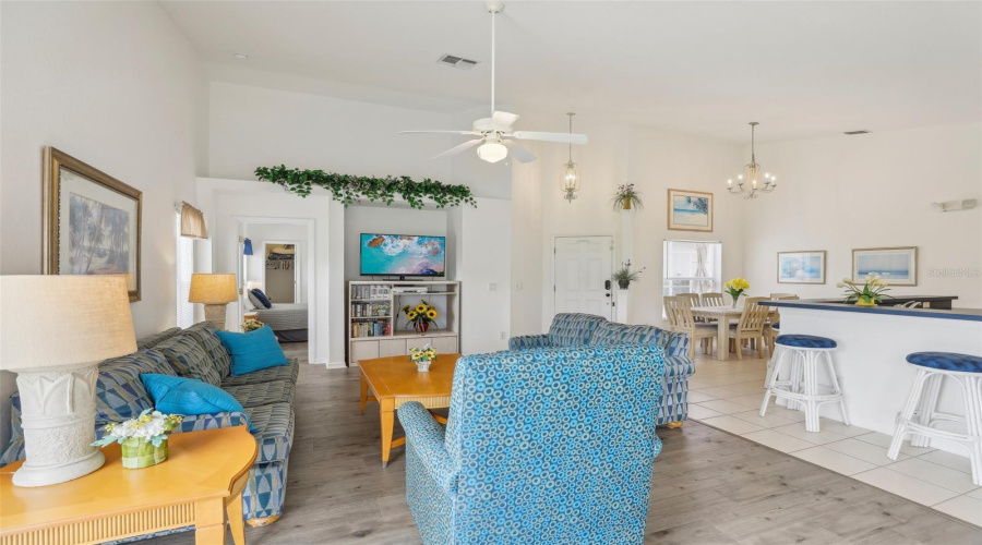Davenport, Florida 33896, 4 Bedrooms Bedrooms, ,3 Bathroomsbathrooms,Residential,For Sale,Windsor,Mfro6227086