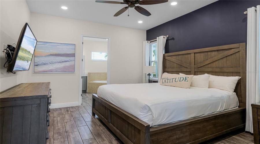 Primary Bedroom With En-Suite Bathroom