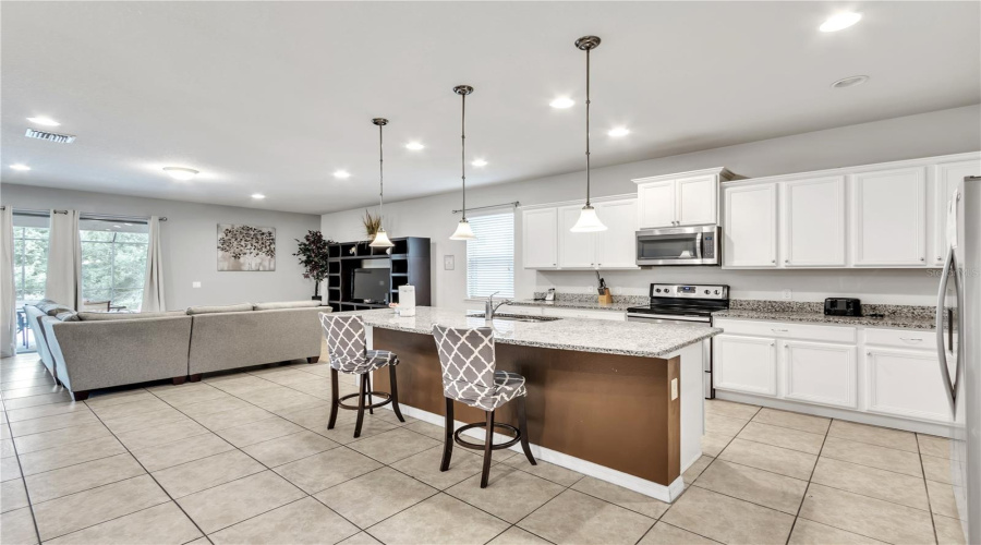 KISSIMMEE, Florida 34747, 8 Bedrooms Bedrooms, ,6 BathroomsBathrooms,Residential,For Sale,MACAPA,0,MFRO6227461