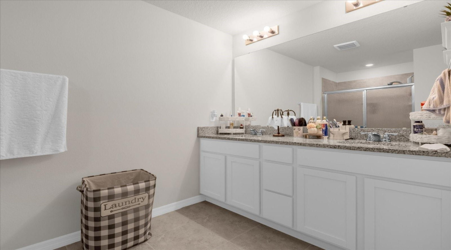 En-Suite Bathroom
