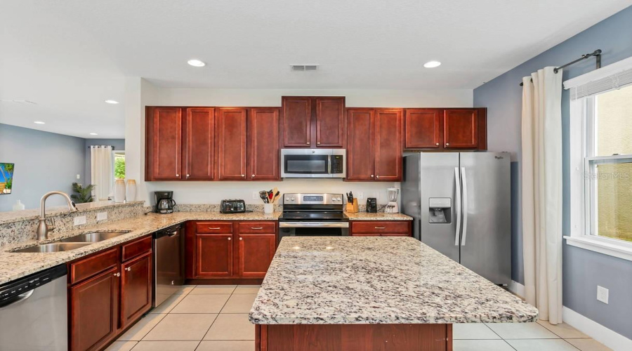 Kissimmee, Florida 34747, 6 Bedrooms Bedrooms, ,6 Bathroomsbathrooms,Residential,For Sale,Pendant,Mfrs5109134