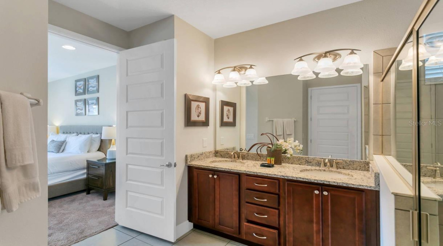 Kissimmee, Florida 34747, 6 Bedrooms Bedrooms, ,6 Bathroomsbathrooms,Residential,For Sale,Pendant,Mfrs5109134