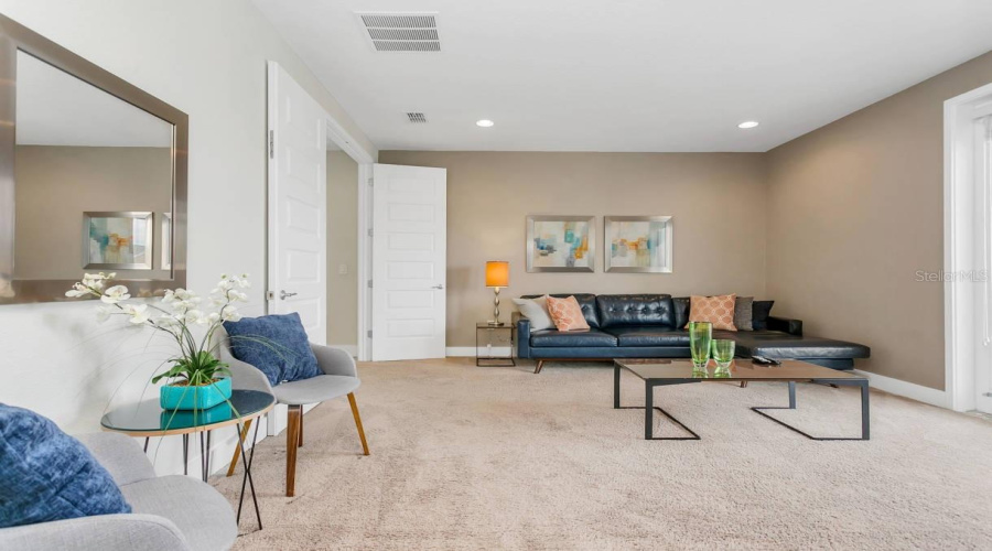 Kissimmee, Florida 34747, 6 Bedrooms Bedrooms, ,6 Bathroomsbathrooms,Residential,For Sale,Pendant,Mfrs5109134