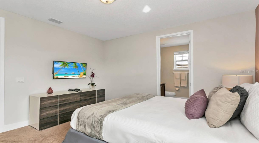 Kissimmee, Florida 34747, 6 Bedrooms Bedrooms, ,6 Bathroomsbathrooms,Residential,For Sale,Pendant,Mfrs5109134