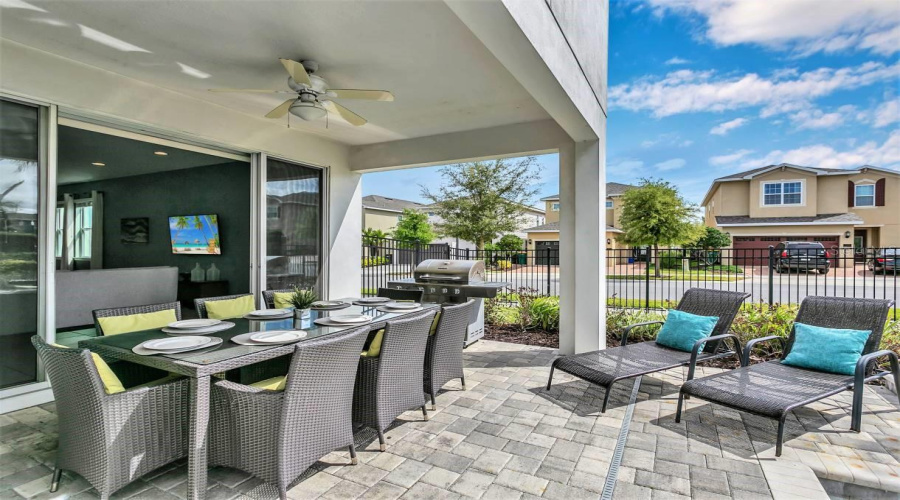 Kissimmee, Florida 34747, 6 Bedrooms Bedrooms, ,6 Bathroomsbathrooms,Residential,For Sale,Pendant,Mfrs5109134
