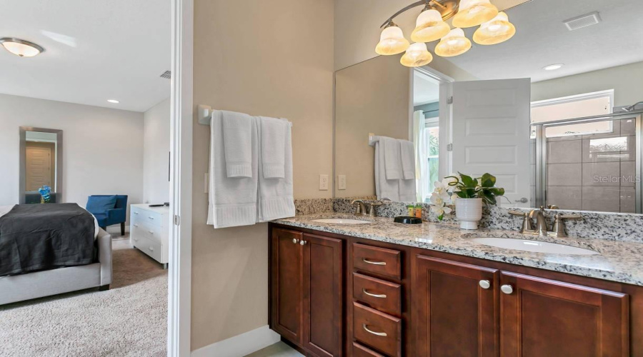 Kissimmee, Florida 34747, 6 Bedrooms Bedrooms, ,6 Bathroomsbathrooms,Residential,For Sale,Pendant,Mfrs5109134