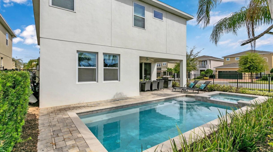 Kissimmee, Florida 34747, 6 Bedrooms Bedrooms, ,6 Bathroomsbathrooms,Residential,For Sale,Pendant,Mfrs5109134