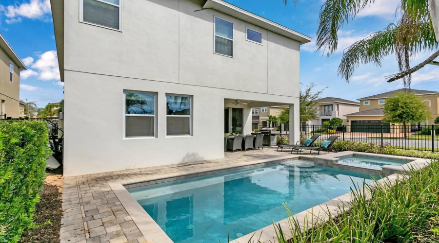Kissimmee, Florida 34747, 6 Bedrooms Bedrooms, ,6 Bathroomsbathrooms,Residential,For Sale,Pendant,Mfrs5109134