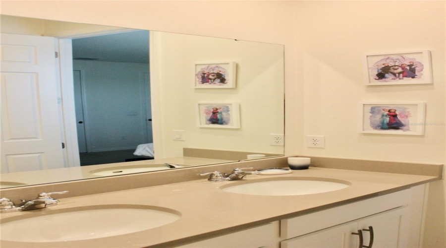 KISSIMMEE, Florida 34747, 9 Bedrooms Bedrooms, ,6 BathroomsBathrooms,Residential,For Sale,CARIBBEAN VIEW,0,MFRO6229023
