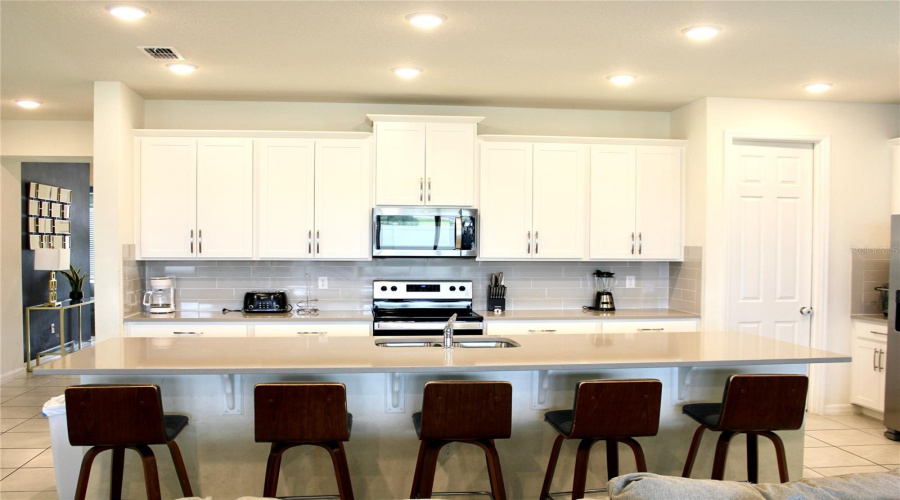 KISSIMMEE, Florida 34747, 9 Bedrooms Bedrooms, ,6 BathroomsBathrooms,Residential,For Sale,CARIBBEAN VIEW,0,MFRO6229023