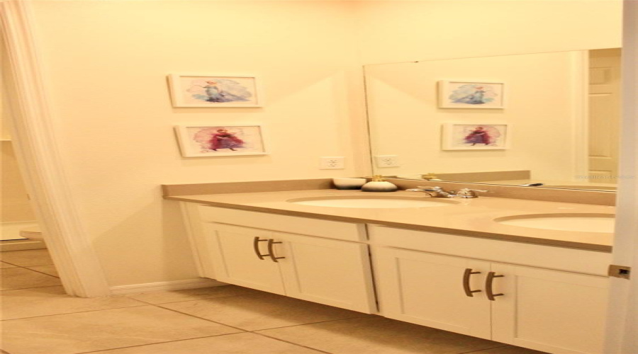 KISSIMMEE, Florida 34747, 9 Bedrooms Bedrooms, ,6 BathroomsBathrooms,Residential,For Sale,CARIBBEAN VIEW,0,MFRO6229023