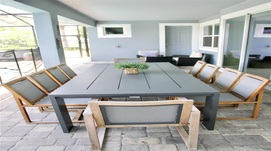 Property Pool Desk
