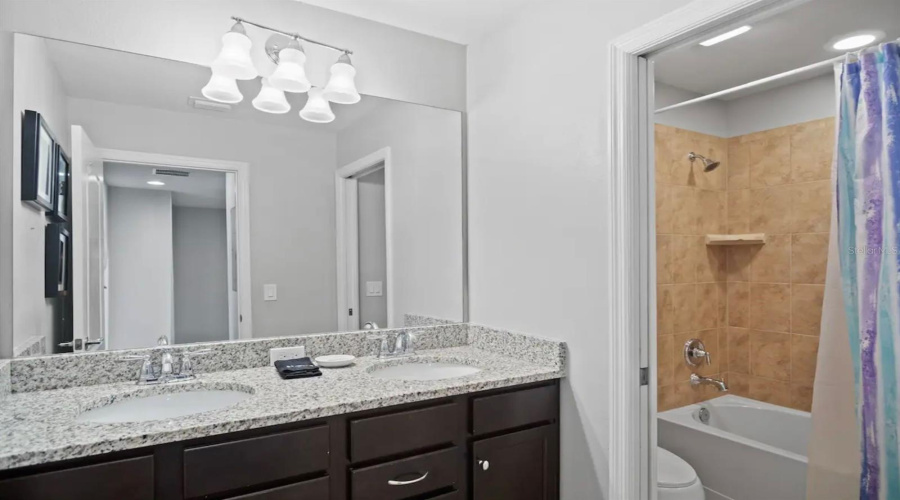 KISSIMMEE, Florida 34747, 5 Bedrooms Bedrooms, ,4 BathroomsBathrooms,Residential,For Sale,ADRIATICO,0,MFRO6228458