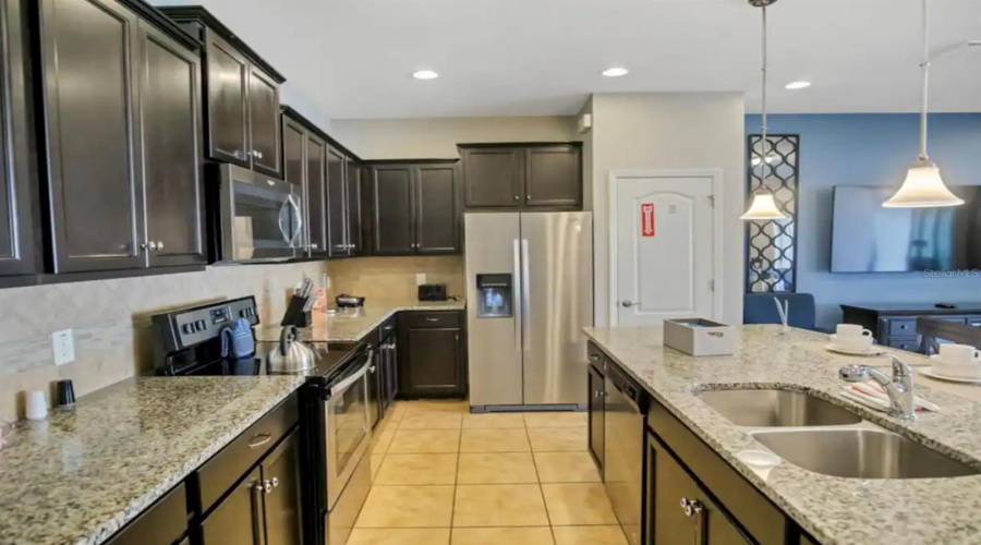 KISSIMMEE, Florida 34747, 5 Bedrooms Bedrooms, ,4 BathroomsBathrooms,Residential,For Sale,ADRIATICO,0,MFRO6228458