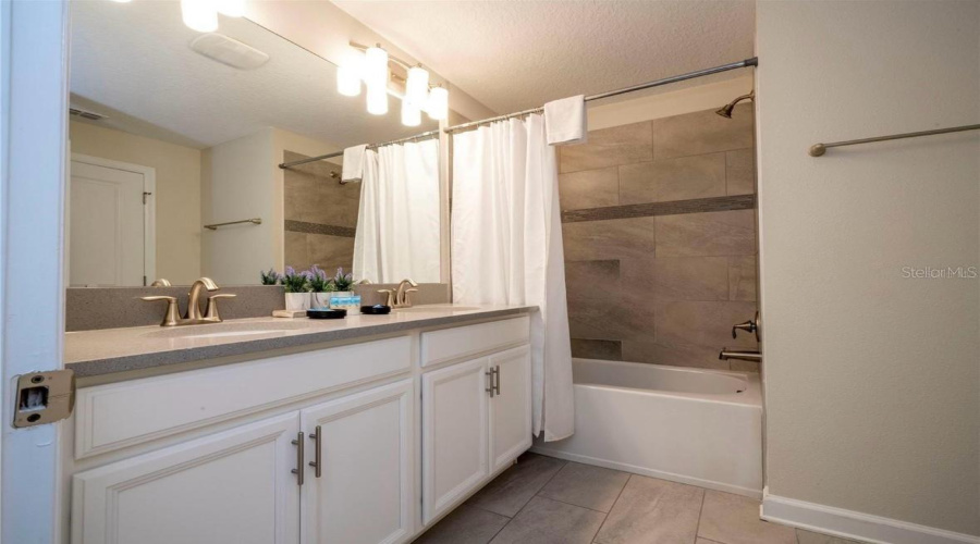 Kissimmee, Florida 34746, 4 Bedrooms Bedrooms, ,3 Bathroomsbathrooms,Residential,For Sale,Dedication,Mfro6229726
