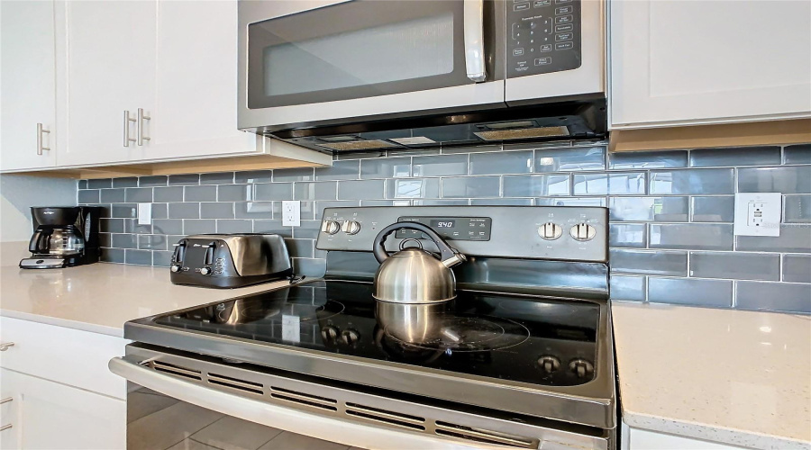 Davenport, Florida 33896, 4 Bedrooms Bedrooms, ,3 Bathroomsbathrooms,Residential,For Sale,Stinger,Mfrs5109001