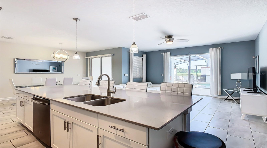 Davenport, Florida 33896, 4 Bedrooms Bedrooms, ,3 Bathroomsbathrooms,Residential,For Sale,Stinger,Mfrs5109001
