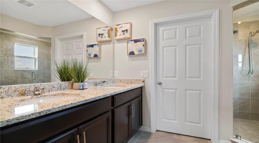 Davenport, Florida 33896, 5 Bedrooms Bedrooms, ,3 Bathroomsbathrooms,Residential,For Sale,Aberdeen,Mfro6229676