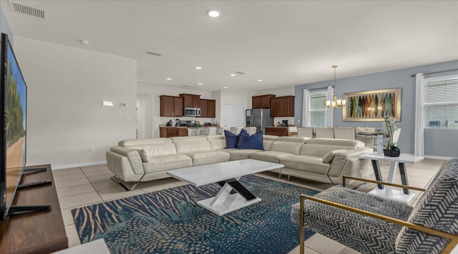 Open Floor Plan: Living/Kitchen/Dining Combo