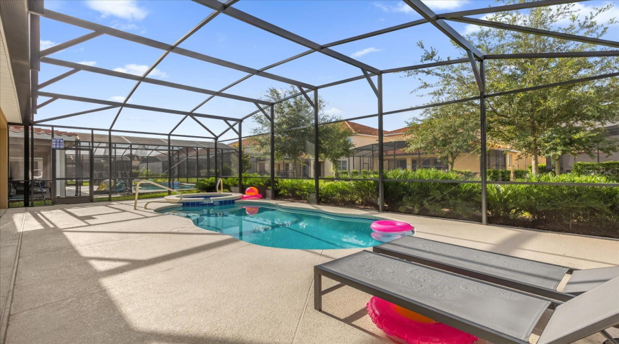 Private Pool (Covered)