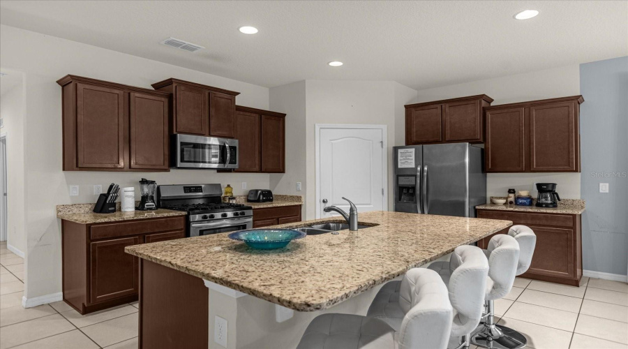 Kitchen Comes With Island