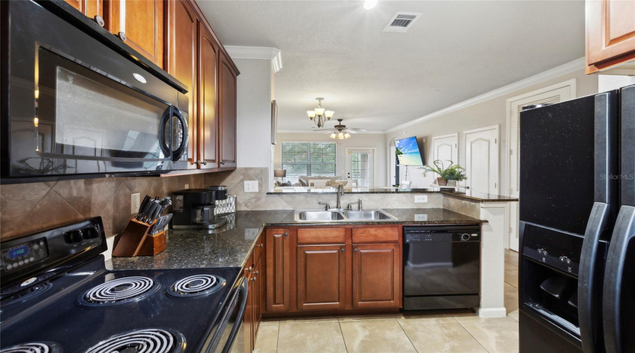 Davenport, Florida 33897, 4 Bedrooms Bedrooms, ,3 Bathroomsbathrooms,Residential,For Sale,Charo,Mfro6230423