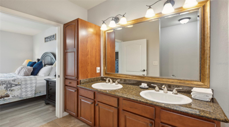 Davenport, Florida 33897, 4 Bedrooms Bedrooms, ,3 Bathroomsbathrooms,Residential,For Sale,Charo,Mfro6230423